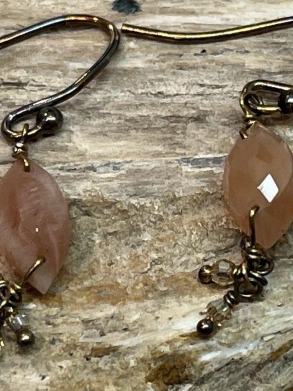 Chan Luu 925 NWT Vermeil Peach Moonstone Bead Drop Dangle Hook On Earrings 1.6g - Picture 7 of 13